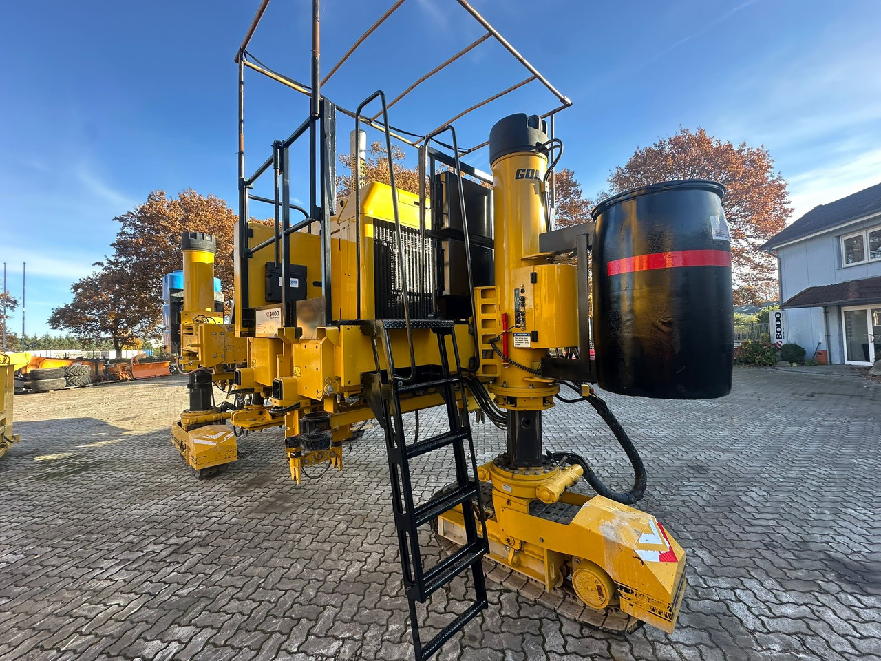 GOMACO 3300 - Pavimentadora de encofrado deslizante: foto 1 GOMACO 3300 - Pavimentadora de encofrado deslizante: foto 1