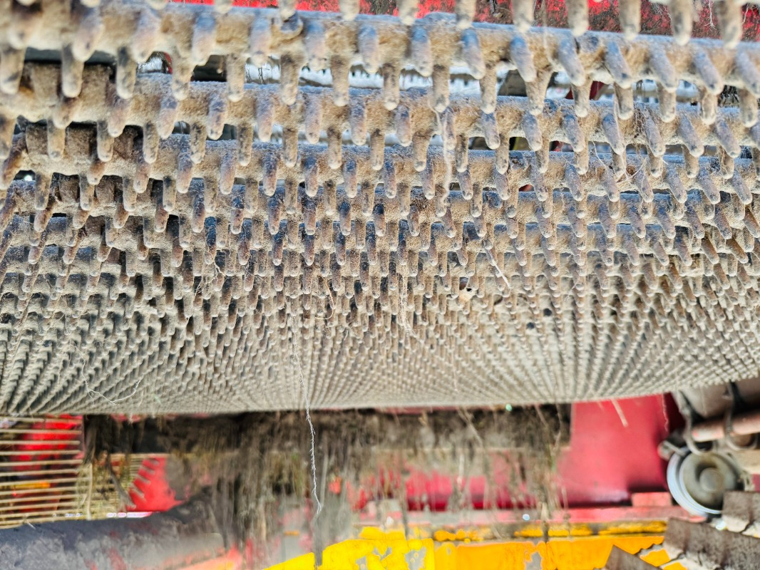 Grimme SE 150-60-UB - Cosechadora: foto 4 Grimme SE 150-60-UB - Cosechadora: foto 4