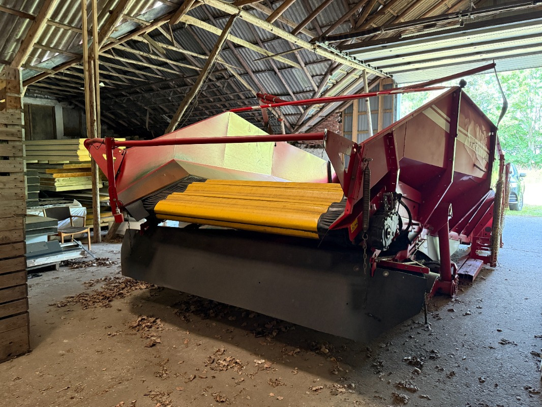 Grimme TH-624 - Almacenamiento: foto 5 Grimme TH-624 - Almacenamiento: foto 5