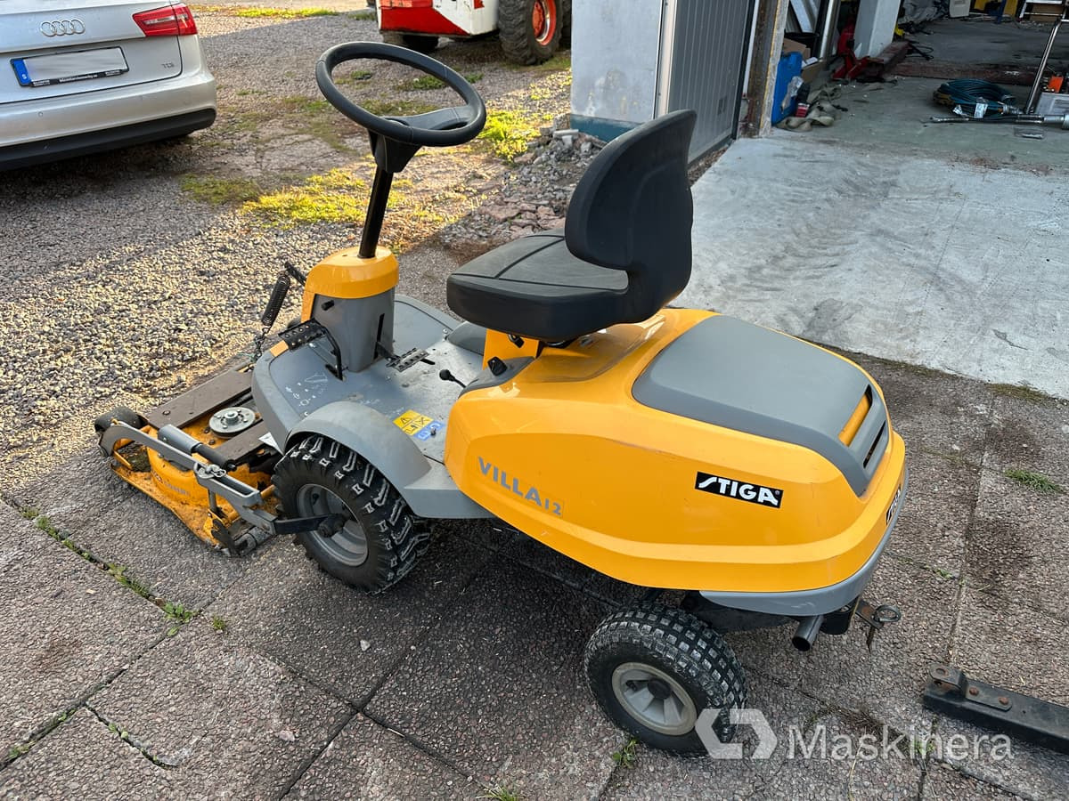 Åkgräsklippare Stiga Villa 12 med tillbehör - Cortacésped: foto 3 Åkgräsklippare Stiga Villa 12 med tillbehör - Cortacésped: foto 3