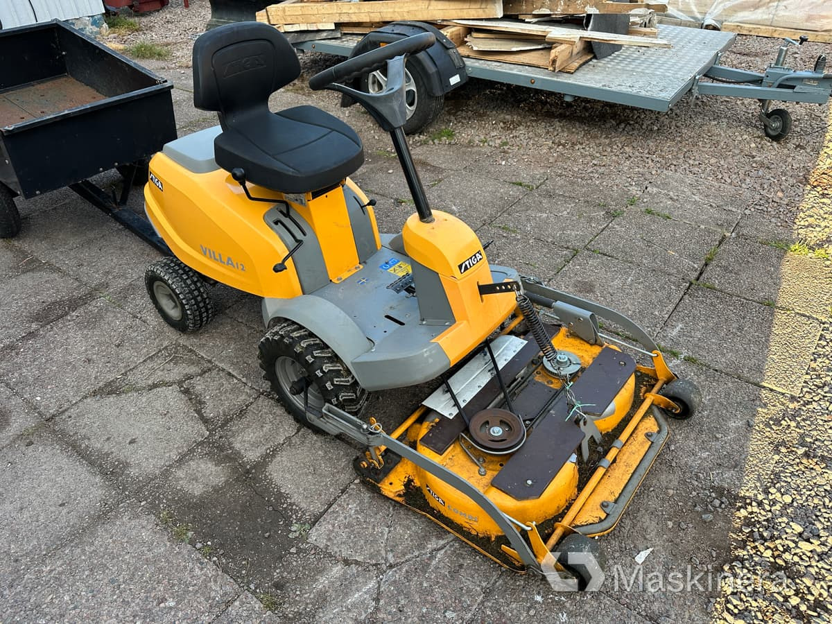 Åkgräsklippare Stiga Villa 12 med tillbehör - Cortacésped: foto 1 Åkgräsklippare Stiga Villa 12 med tillbehör - Cortacésped: foto 1