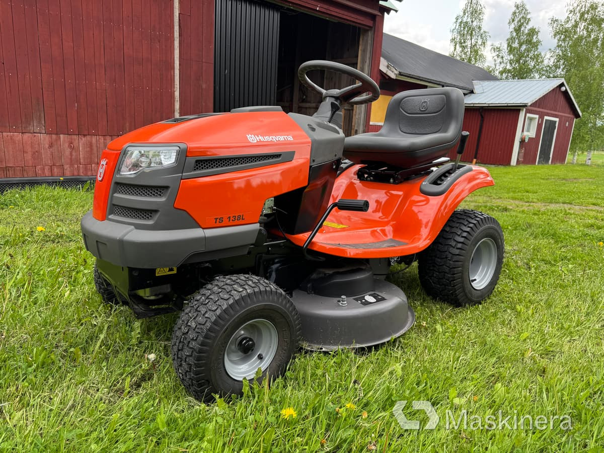 Gräsklippare Husqvarna TS 138L - Cortacésped: foto 1 Gräsklippare Husqvarna TS 138L - Cortacésped: foto 1