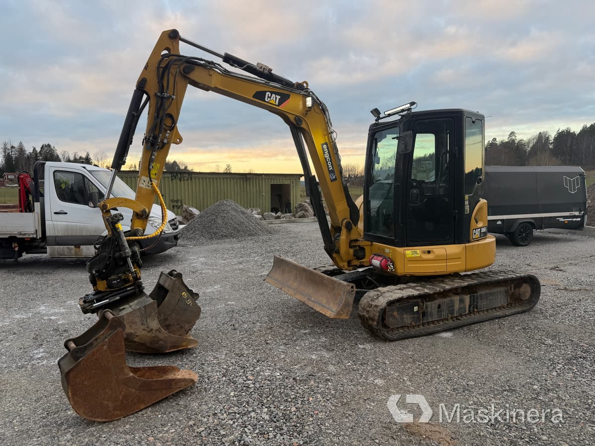 Grävmaskin CAT 305E2 CR med tillbehör - Excavadora de cadenas: foto 1 Grävmaskin CAT 305E2 CR med tillbehör - Excavadora de cadenas: foto 1