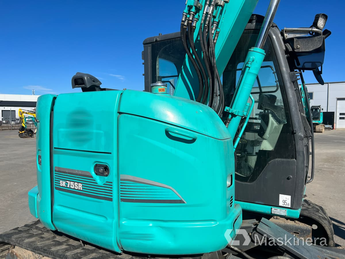 Excavadora de cadenas Grävmaskin Kobelco SK75SR-3E: foto 12