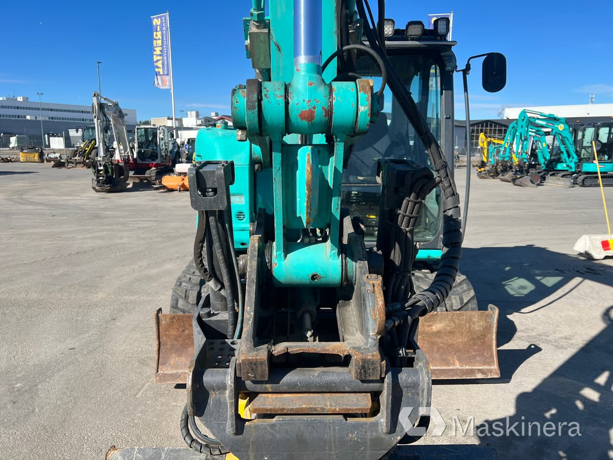 Excavadora de cadenas Grävmaskin Kobelco SK75SR-3E: foto 24