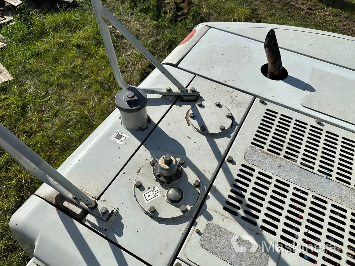 Leasing de Grävmaskin Takeuchi TB175 Grävmaskin Takeuchi TB175: foto 43 Leasing de Grävmaskin Takeuchi TB175 Grävmaskin Takeuchi TB175: foto 43