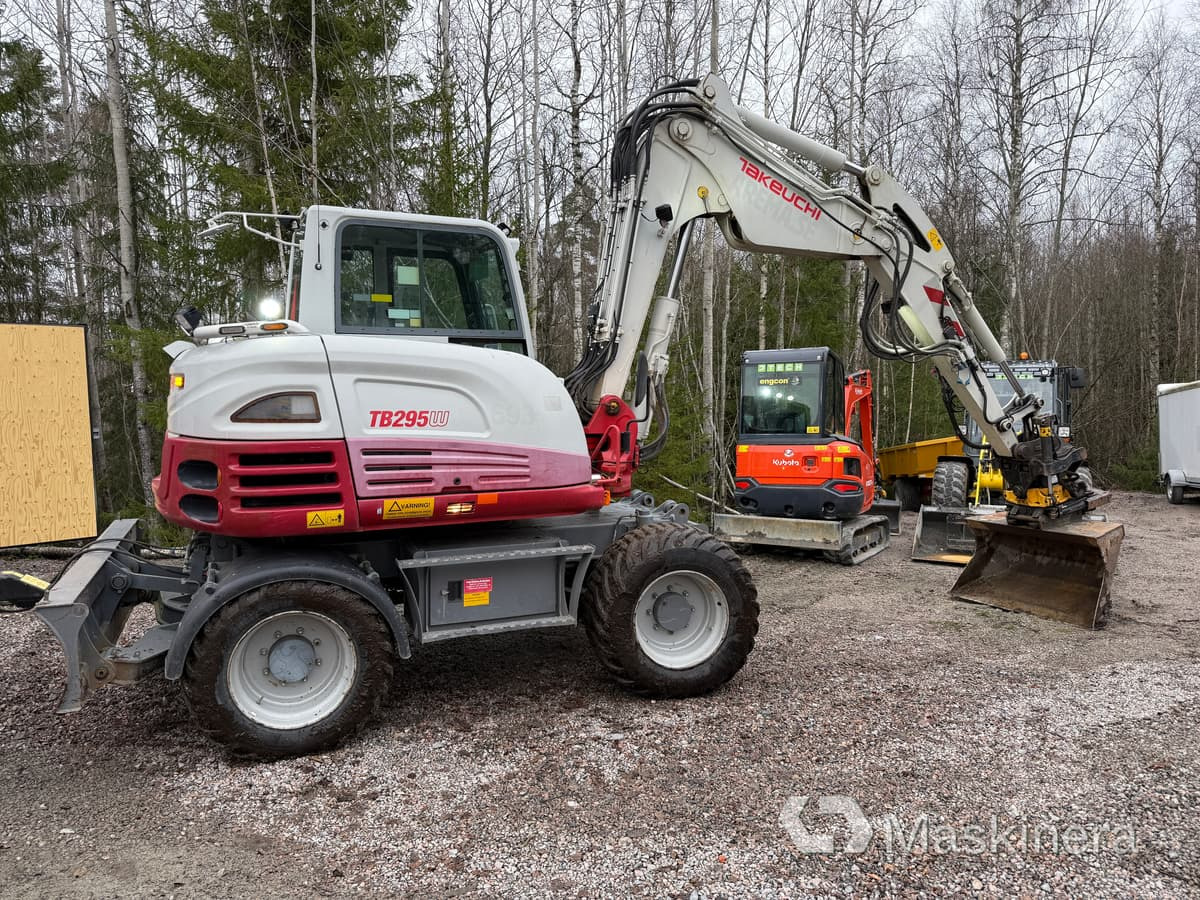 Hjulgrävare Takeuchi TB295W med vagn & redskap - Excavadora de cadenas: foto 2 Hjulgrävare Takeuchi TB295W med vagn & redskap - Excavadora de cadenas: foto 2