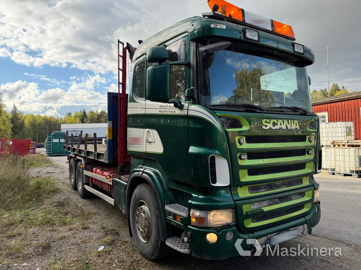 Lastväxlare Scania R420 6X4 Tridem med maskinflak och grusflak - Camión multibasculante: foto 3 Lastväxlare Scania R420 6X4 Tridem med maskinflak och grusflak - Camión multibasculante: foto 3