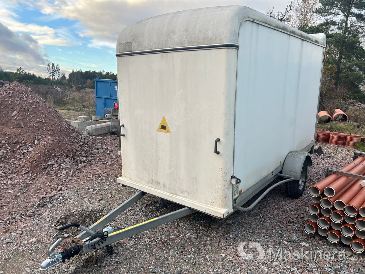 Skåpsläp Thule CER - Remolque de coche: foto 1 Skåpsläp Thule CER - Remolque de coche: foto 1