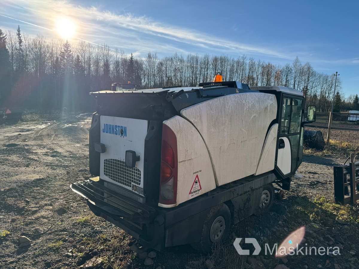 Sopmaskin Johnston Compact 142A 101T (Rep. objekt) - Barredora vial: foto 5 Sopmaskin Johnston Compact 142A 101T (Rep. objekt) - Barredora vial: foto 5