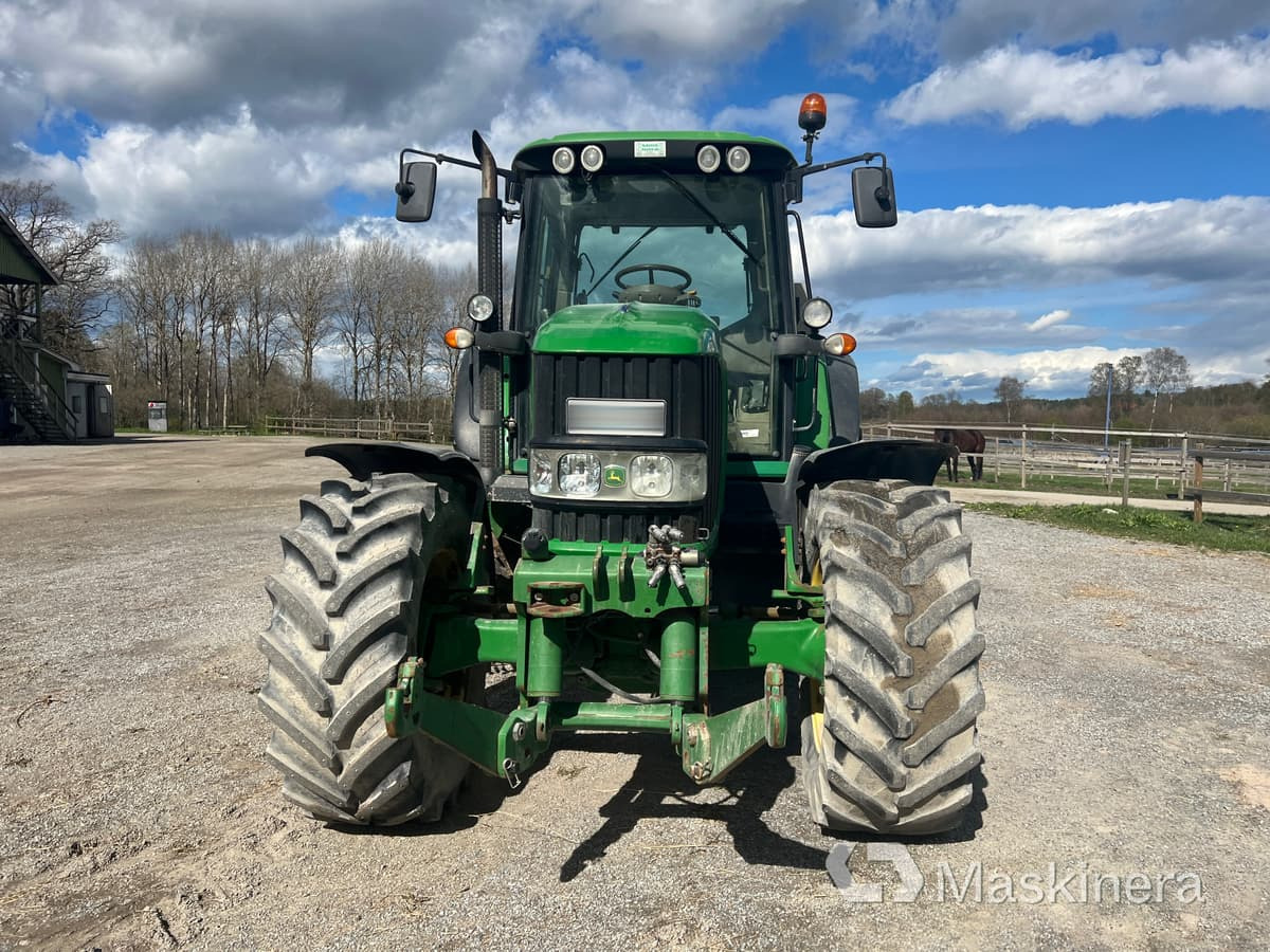 Traktor John Deere 6930 Premium med frontlyft - Tractor: foto 2 Traktor John Deere 6930 Premium med frontlyft - Tractor: foto 2