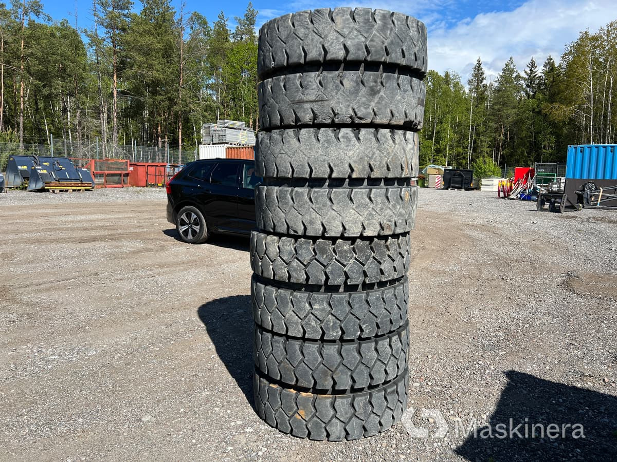 Trelleborg 10.00-20 NHS Däck med fälg Dubbelmontage Trelleborg 10.00-20 - Rueda completa: foto 4 Trelleborg 10.00-20 NHS Däck med fälg Dubbelmontage Trelleborg 10.00-20 - Rueda completa: foto 4