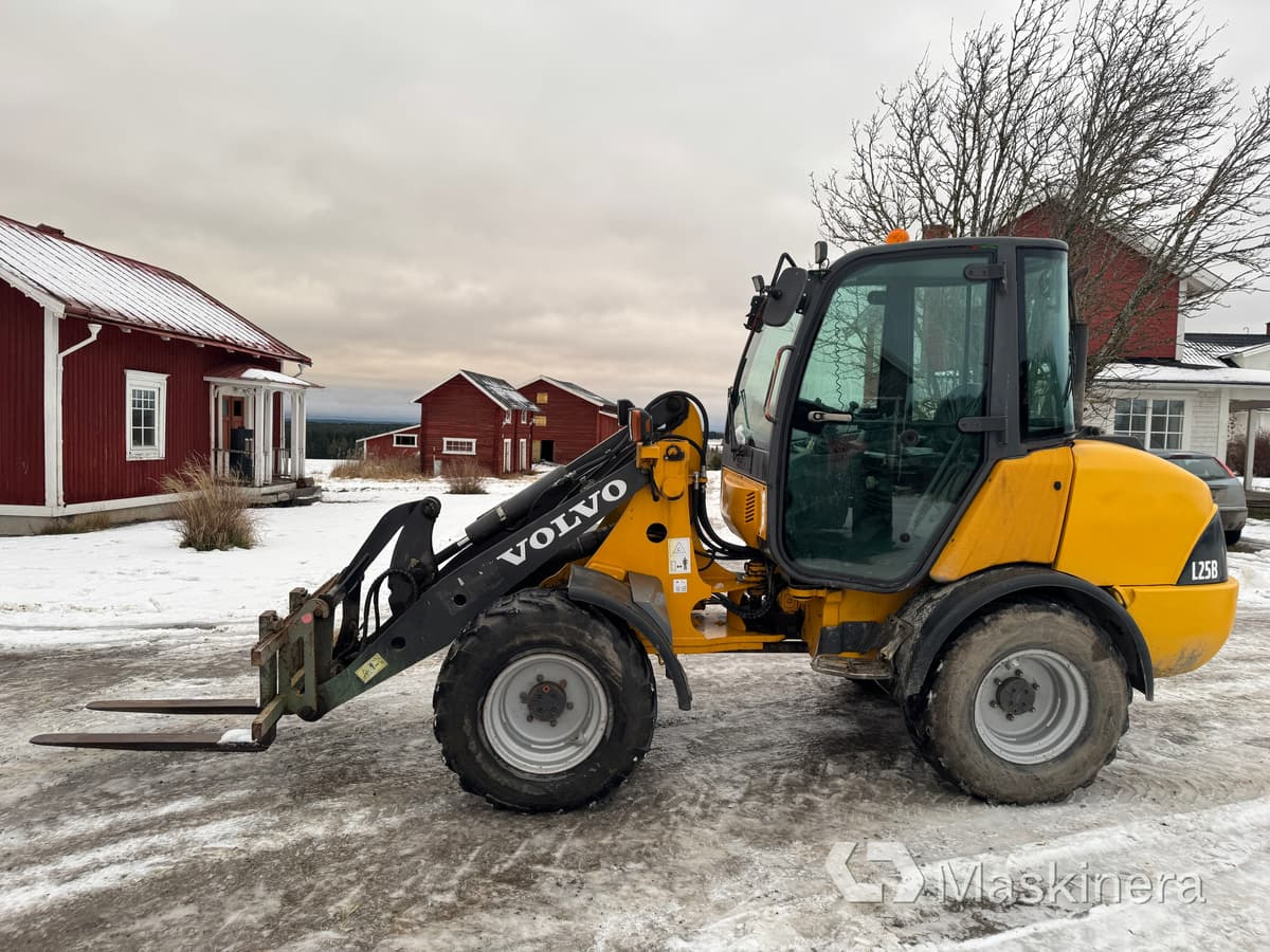 Volvo L25BV-P Hjullastare Volvo L25B med tillbehör - Cargadora de ruedas: foto 2 Volvo L25BV-P Hjullastare Volvo L25B med tillbehör - Cargadora de ruedas: foto 2