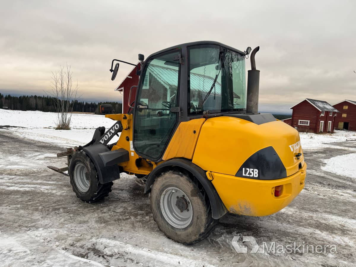 Volvo L25BV-P Hjullastare Volvo L25B med tillbehör - Cargadora de ruedas: foto 3 Volvo L25BV-P Hjullastare Volvo L25B med tillbehör - Cargadora de ruedas: foto 3