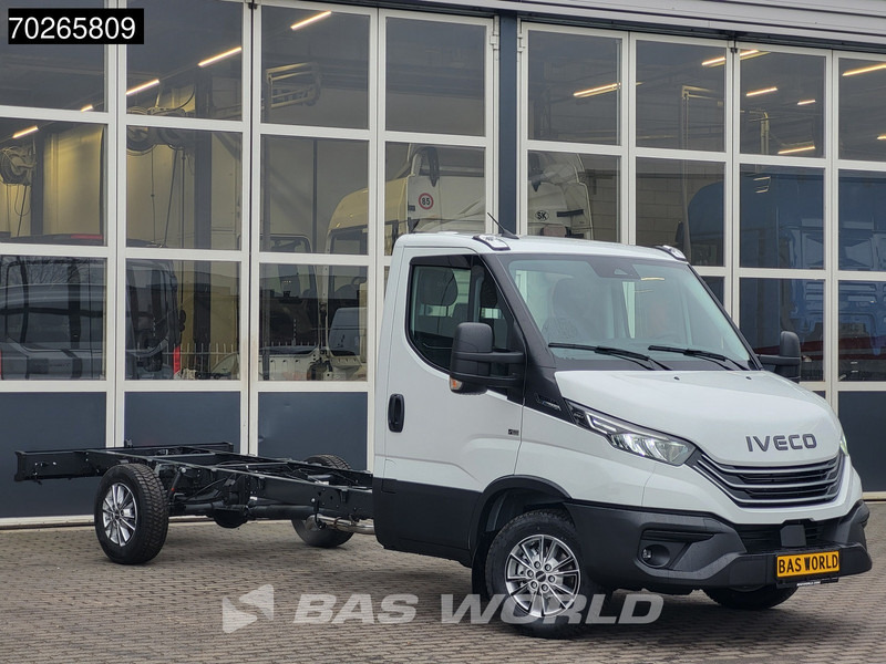 Iveco Daily 35S16 Automaat Chassis Cabine 410WB 2025 model LED CarPlay Camera Velgen Cruise Airco Fahrgestell Airco Cruise control - Furgoneta: foto 3 Iveco Daily 35S16 Automaat Chassis Cabine 410WB 2025 model LED CarPlay Camera Velgen Cruise Airco Fahrgestell Airco Cruise control - Furgoneta: foto 3