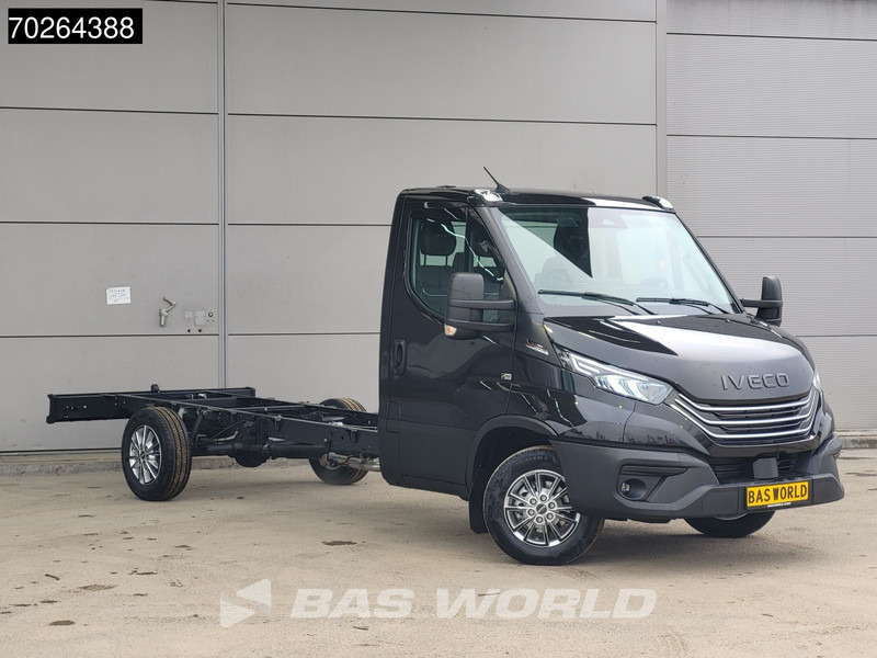 Iveco Daily 35S18 Automaat 410WB Chassis Cabine LED Navi ACC Camera Fahrgestell Airco - Furgoneta: foto 3 Iveco Daily 35S18 Automaat 410WB Chassis Cabine LED Navi ACC Camera Fahrgestell Airco - Furgoneta: foto 3
