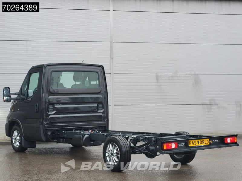 Iveco Daily 35S18 Automaat 410WB Chassis Cabine LED Navi ACC Camera Fahrgestell Airco - Furgoneta: foto 2 Iveco Daily 35S18 Automaat 410WB Chassis Cabine LED Navi ACC Camera Fahrgestell Airco - Furgoneta: foto 2