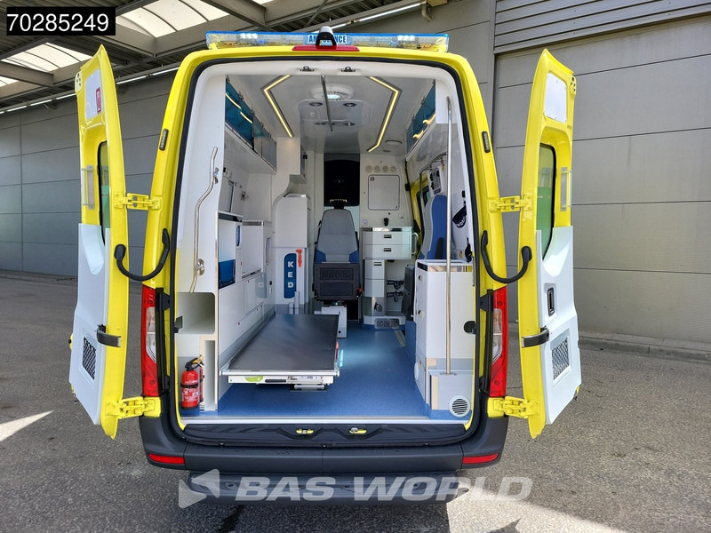 Mercedes-Benz Sprinter 319 CDI Automaat Nieuw! Complete Ambulance Ziekenwagen Rettungswagen Krankenwagen 11m3 Airco Cruise control - Ambulancia: foto 3 Mercedes-Benz Sprinter 319 CDI Automaat Nieuw! Complete Ambulance Ziekenwagen Rettungswagen Krankenwagen 11m3 Airco Cruise control - Ambulancia: foto 3