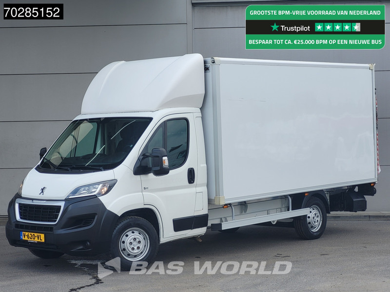 Peugeot Boxer 165PK Laadklep 426cm Lang Zijdeur Bakwagen Navi Airco Cruise Lat om Lat Euro6 D'Hollandia Meubelbak Koffer 19m3 Airco Cruise control - Furgoneta caja cerrada: foto 1 Peugeot Boxer 165PK Laadklep 426cm Lang Zijdeur Bakwagen Navi Airco Cruise Lat om Lat Euro6 D'Hollandia Meubelbak Koffer 19m3 Airco Cruise control - Furgoneta caja cerrada: foto 1