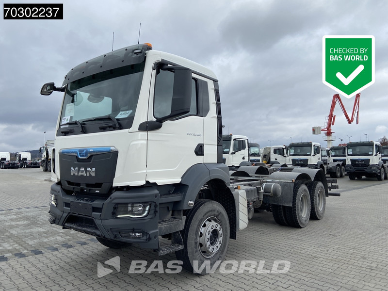 MAN TGS 33.400 6X4 NEW 6x4 chassis Big-Axle Manual Airco EURO 2 - Camión chasis: foto 1 MAN TGS 33.400 6X4 NEW 6x4 chassis Big-Axle Manual Airco EURO 2 - Camión chasis: foto 1