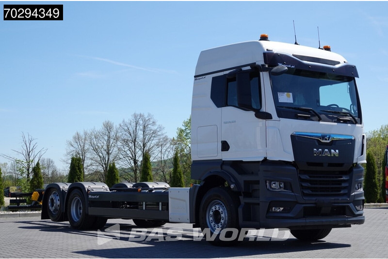 MAN TGX 26.520 TGX 6X2 Lift-Steering Axle Euro 6 - Camión chasis: foto 3 MAN TGX 26.520 TGX 6X2 Lift-Steering Axle Euro 6 - Camión chasis: foto 3