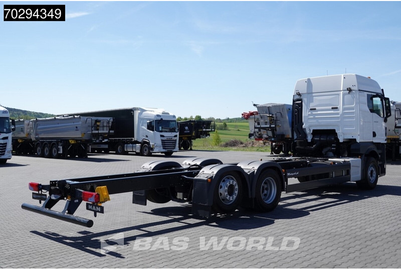 MAN TGX 26.520 TGX 6X2 Lift-Steering Axle Euro 6 - Camión chasis: foto 5 MAN TGX 26.520 TGX 6X2 Lift-Steering Axle Euro 6 - Camión chasis: foto 5