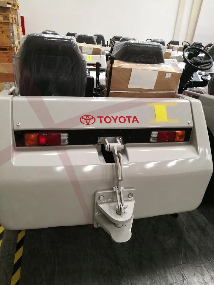 TOYOTA 52-2TD-25 - Tractor de equipaje: foto 3 TOYOTA 52-2TD-25 - Tractor de equipaje: foto 3