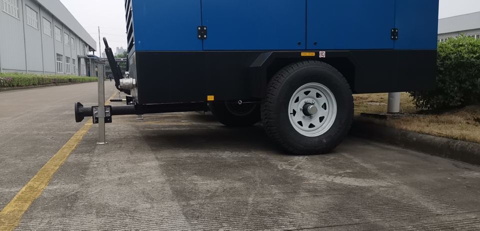 Liutech 320-20 1130CFM 20Bar Portable Screw Diesel - Compresor de aire: foto 5 Liutech 320-20 1130CFM 20Bar Portable Screw Diesel - Compresor de aire: foto 5