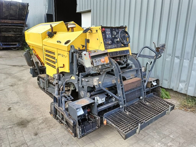 Bomag BF 223 C asfalteermachine asphalt paver dynamo - Pavimentadora de asfalto: foto 4 Bomag BF 223 C asfalteermachine asphalt paver dynamo - Pavimentadora de asfalto: foto 4