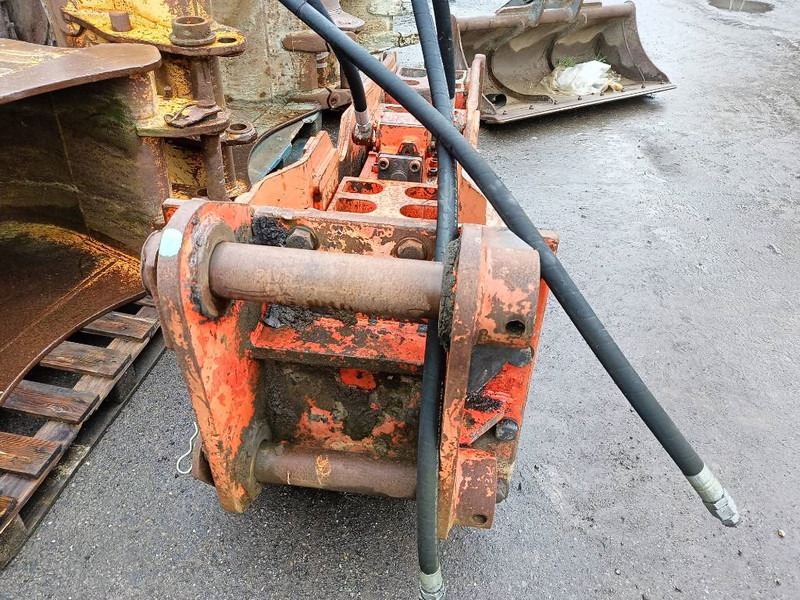 NPK E 210 GH9 hamer hammer hydraulic 18-25 ton 2000 - Martillo hidráulico para Maquinaria de construcción: foto 4 NPK E 210 GH9 hamer hammer hydraulic 18-25 ton 2000 - Martillo hidráulico para Maquinaria de construcción: foto 4