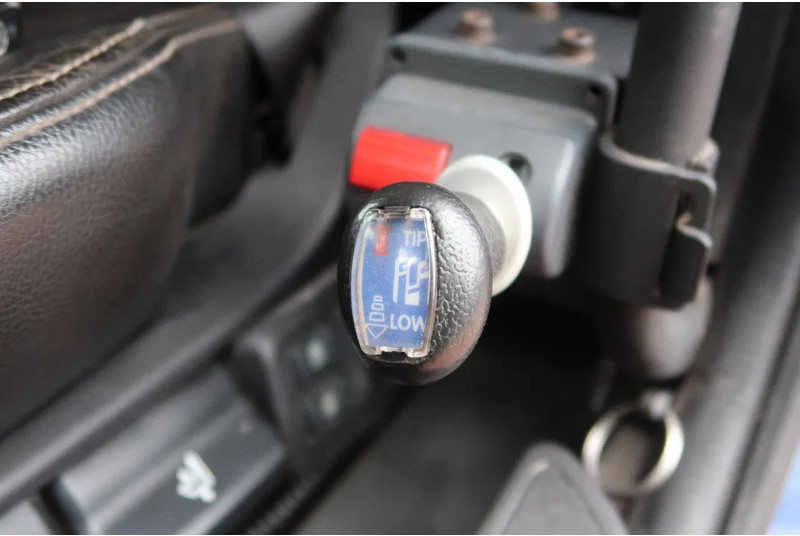 Cabeza tractora Scania P500 6x2/ FULL AIR/ HYDRAULIC/ LEATHER/ 2.950 WB/ DIFF LOCK/ SLIDE DISH: foto 12