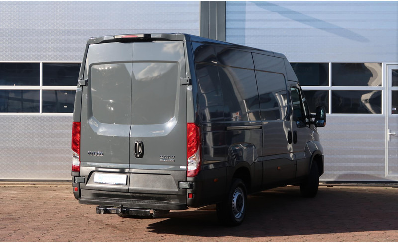 Iveco Daily 35S18HV 3.0 35 L2 H2 AUT/ LED/ CAMERA/ 3.5T/ CRUISE/ CLIMA/ TREKHAAK - Furgón: foto 4 Iveco Daily 35S18HV 3.0 35 L2 H2 AUT/ LED/ CAMERA/ 3.5T/ CRUISE/ CLIMA/ TREKHAAK - Furgón: foto 4