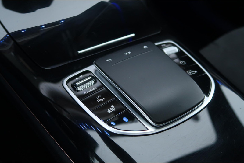 Mercedes-Benz EQC 400 4MATIC Business AMG 80 kWh PANO/ CAMERA/ LEDER/ TREKHAAK/ ETC. - SUV/ Todoterreno: foto 5 Mercedes-Benz EQC 400 4MATIC Business AMG 80 kWh PANO/ CAMERA/ LEDER/ TREKHAAK/ ETC. - SUV/ Todoterreno: foto 5