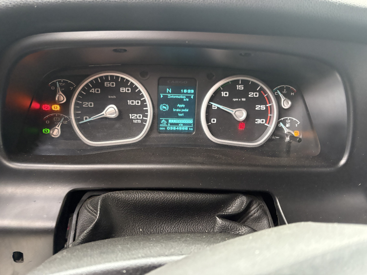 FORD 18.480 EURO6 automatic 4x2 300.000km 2unite - Cabeza tractora: foto 4 FORD 18.480 EURO6 automatic 4x2 300.000km 2unite - Cabeza tractora: foto 4