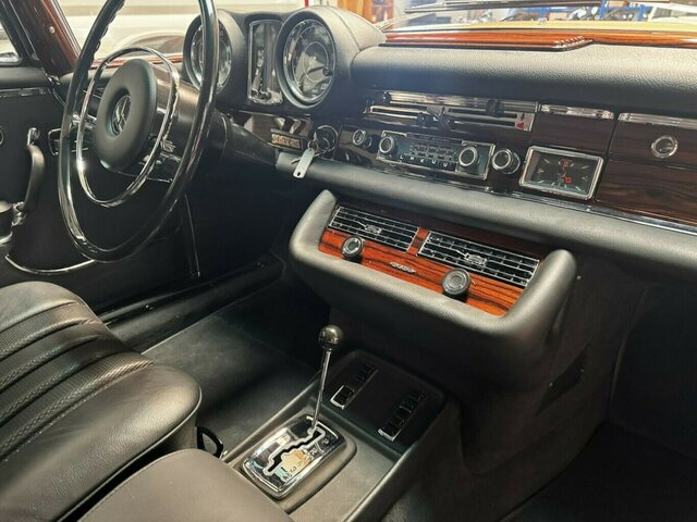 MERCEDES-BENZ 280 SE Cabrio W111 BRABUS-Classic Restauration - Descapotable: foto 4 MERCEDES-BENZ 280 SE Cabrio W111 BRABUS-Classic Restauration - Descapotable: foto 4