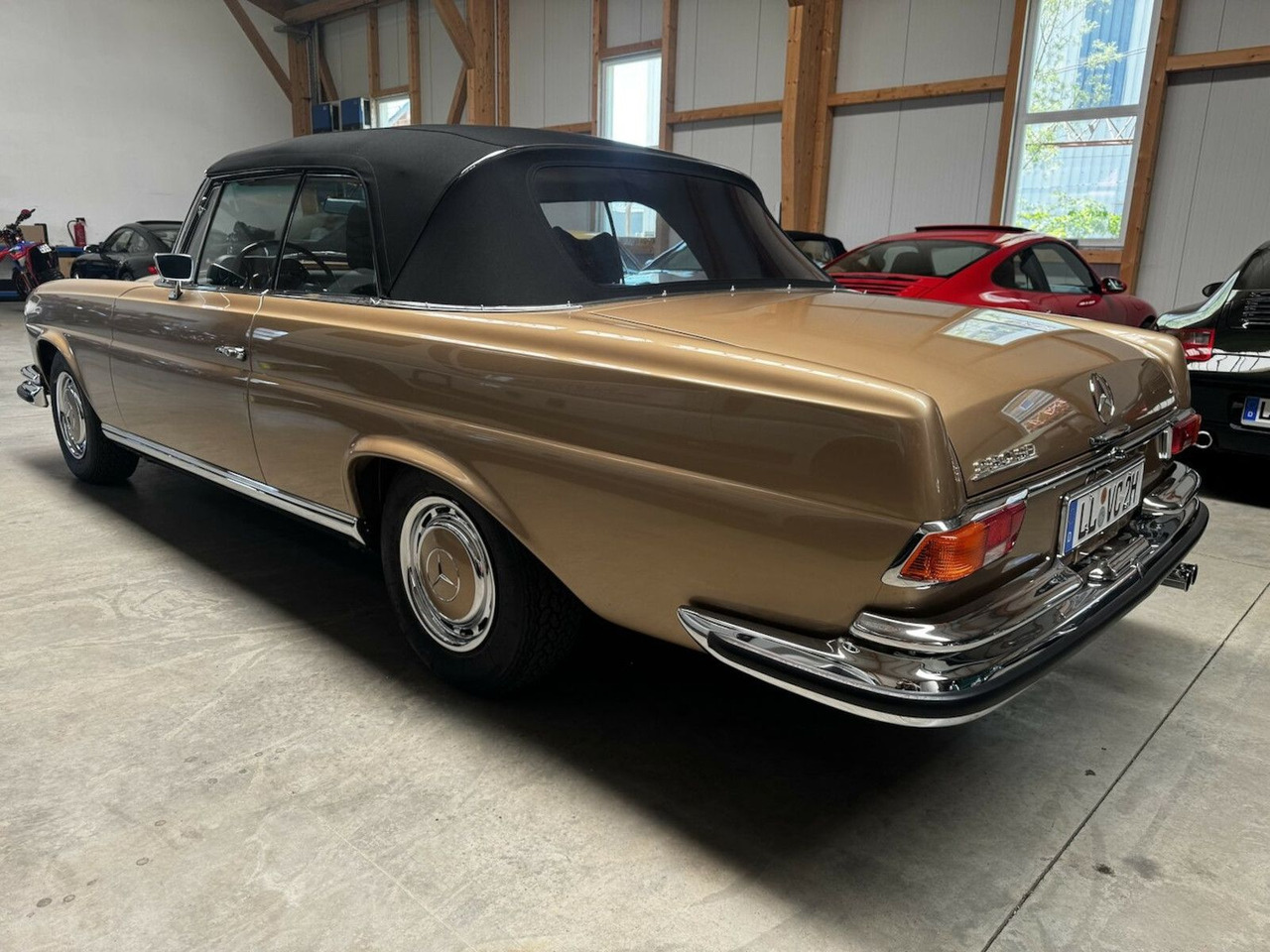 Mercedes-Benz 280 SE Cabrio W111 BRABUS-Classic Restauration - Coche: foto 5 Mercedes-Benz 280 SE Cabrio W111 BRABUS-Classic Restauration - Coche: foto 5