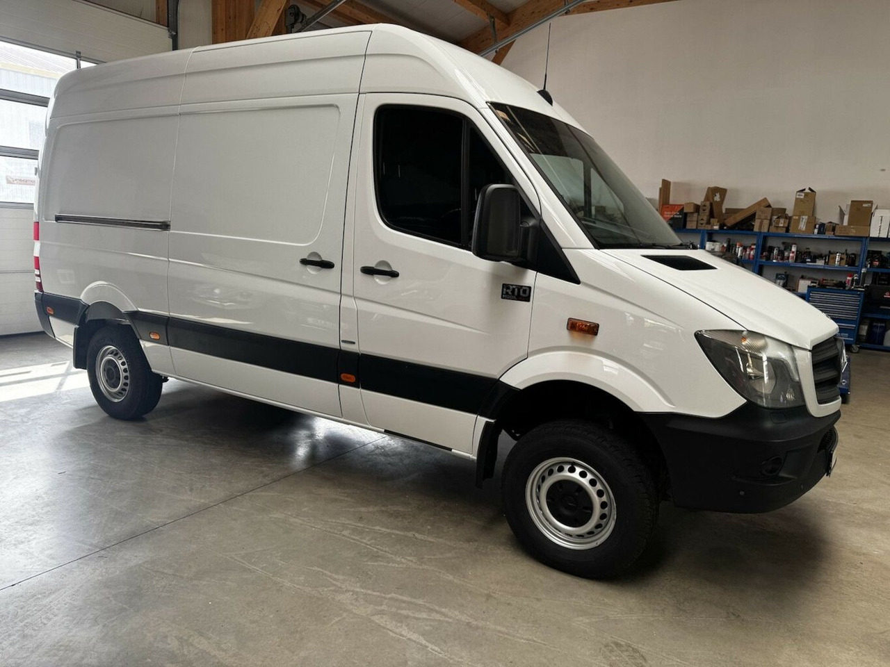 Mercedes-Benz Sprinter 319 CDI 4x4 3.0 V6 Untersetzung 1a! - Cámper: foto 4 Mercedes-Benz Sprinter 319 CDI 4x4 3.0 V6 Untersetzung 1a! - Cámper: foto 4