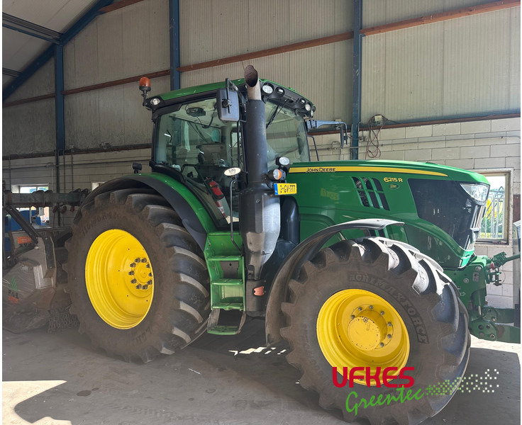 John Deere 6215 R - Tractor: foto 1 John Deere 6215 R - Tractor: foto 1