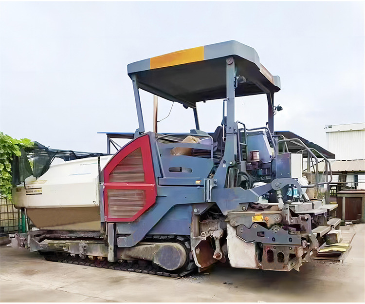 DYNAPAC F3030 Used Asphalt Paver For Sale - Pavimentadora de asfalto: foto 1 DYNAPAC F3030 Used Asphalt Paver For Sale - Pavimentadora de asfalto: foto 1