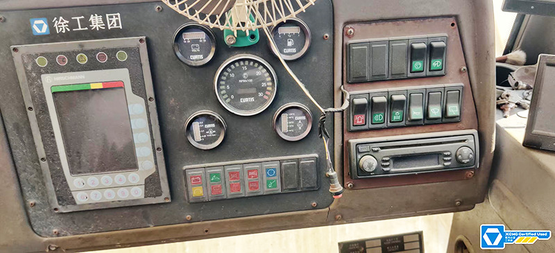 XCMG 2014 XGC130 130ton used crawler crane price - Grúa sobre orugas: foto 2 XCMG 2014 XGC130 130ton used crawler crane price - Grúa sobre orugas: foto 2