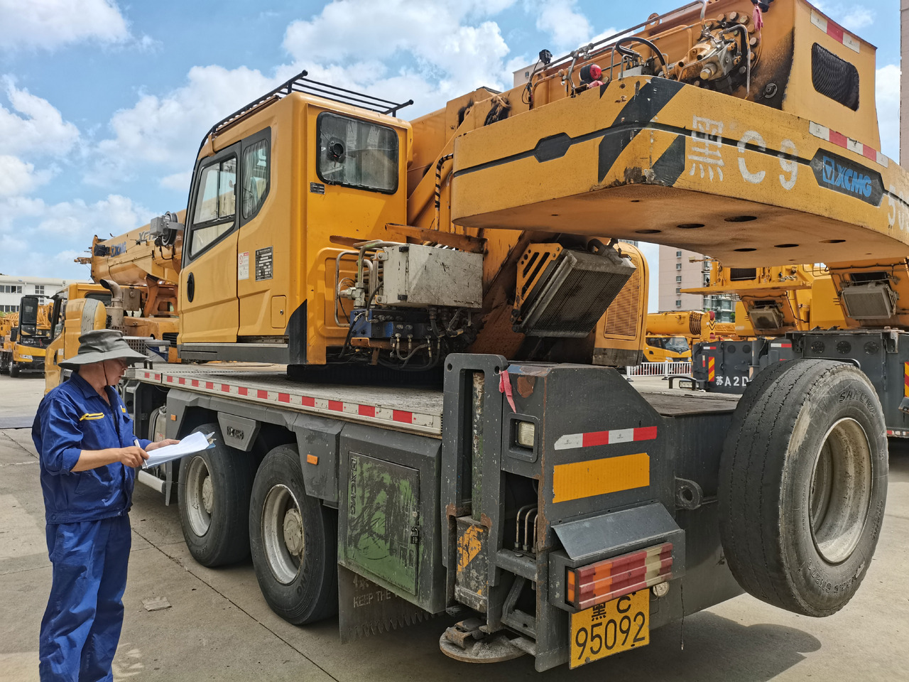 XCMG Manufacturer Second Hand Truck Crane 25 Tons XCT25L5 Mini Mobile Crane With Best Sale - Autogrúa: foto 3 XCMG Manufacturer Second Hand Truck Crane 25 Tons XCT25L5 Mini Mobile Crane With Best Sale - Autogrúa: foto 3