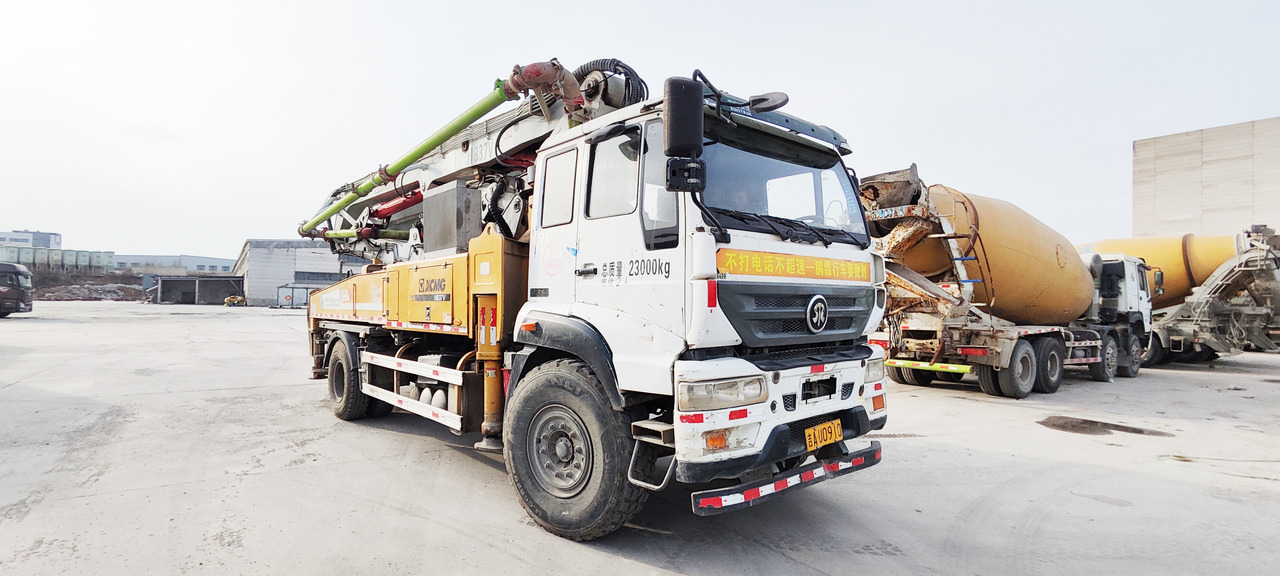 XCMG Official Used Concrete Pump Truck HB37V 37 Meters Cement Pump Machine Price For Sale - Bomba de hormigón: foto 2 XCMG Official Used Concrete Pump Truck HB37V 37 Meters Cement Pump Machine Price For Sale - Bomba de hormigón: foto 2