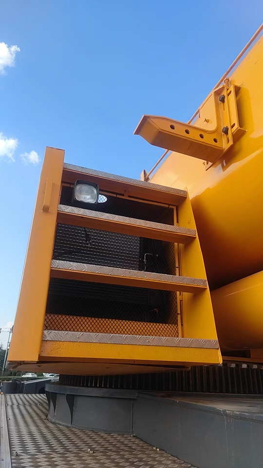 XCMG Truck crane Second Hand mobile hydraulic crane QAY160 Used - Autogrúa: foto 3 XCMG Truck crane Second Hand mobile hydraulic crane QAY160 Used - Autogrúa: foto 3