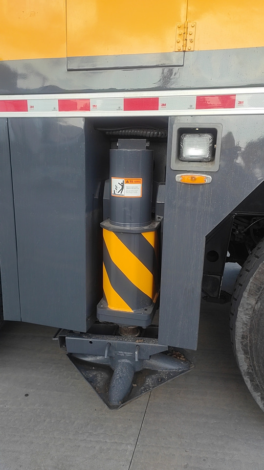 XCMG Truck crane Second Hand mobile hydraulic crane QAY160 Used - Autogrúa: foto 2 XCMG Truck crane Second Hand mobile hydraulic crane QAY160 Used - Autogrúa: foto 2
