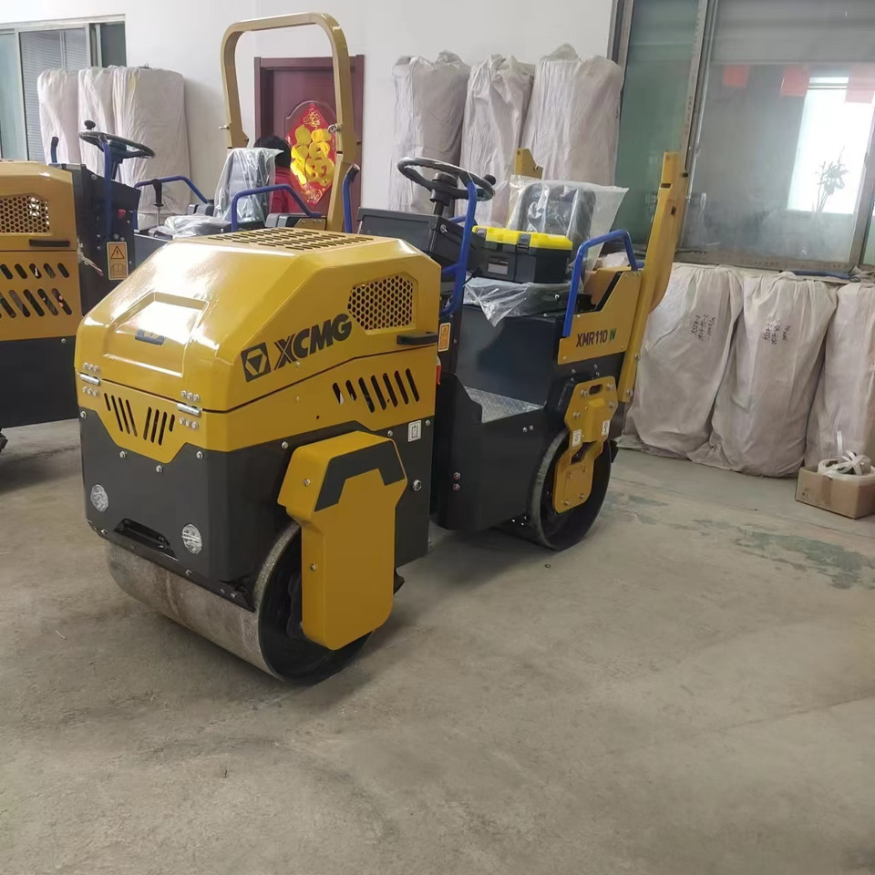 XCMG XMR110 1ton samll road roller hydraulic vibratory compator price - Mini compactadora: foto 2 XCMG XMR110 1ton samll road roller hydraulic vibratory compator price - Mini compactadora: foto 2