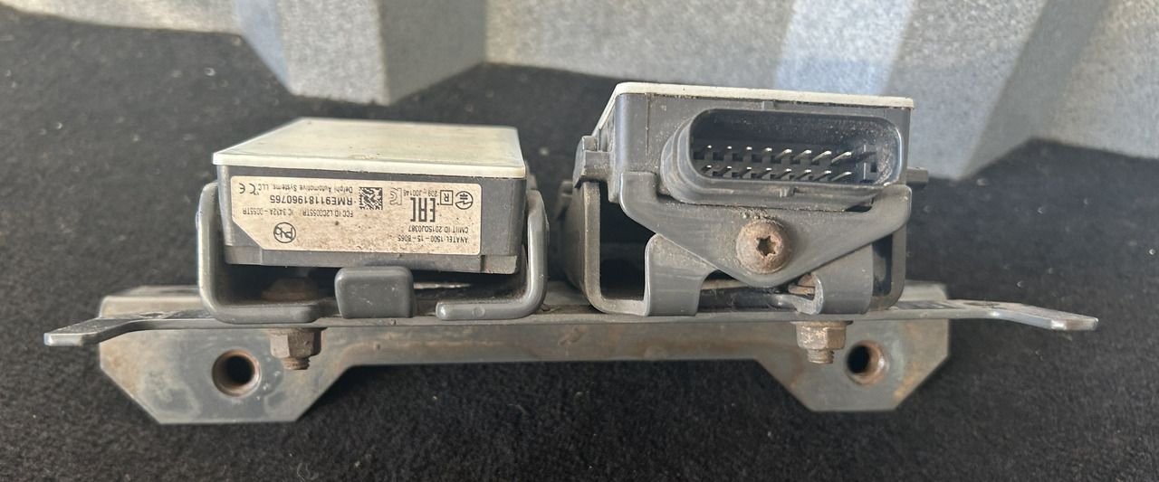 ACTROS MP4 RBZ RADAR CONTROL MODULE - Unidad de control: foto 3 ACTROS MP4 RBZ RADAR CONTROL MODULE - Unidad de control: foto 3