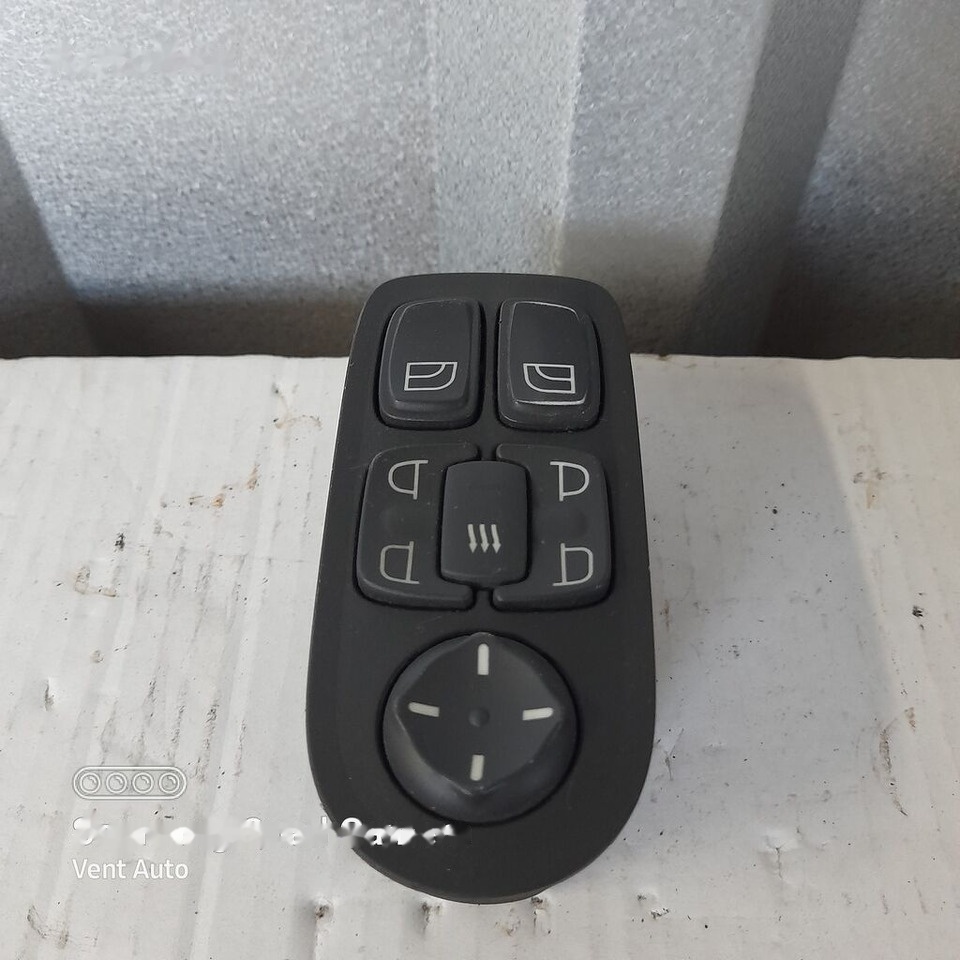 DAF XF 106 1895436 DAF 1895436 truck - Salpicadero para Camión: foto 1 DAF XF 106 1895436 DAF 1895436 truck - Salpicadero para Camión: foto 1