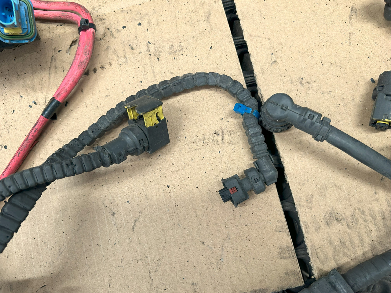 DAF XF 106 J3C ENGINE WIRING HARNESS - Cables/ Alambres: foto 4 DAF XF 106 J3C ENGINE WIRING HARNESS - Cables/ Alambres: foto 4
