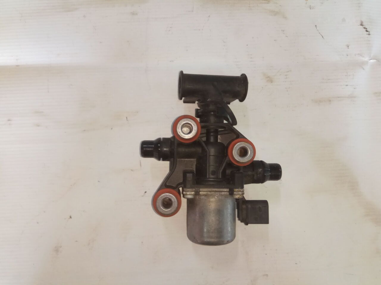 Elektrozawór AdBlue WABCO 446091304 DAF XF 106 truck - Silenciador/ Sistema de escape para Camión: foto 3 Elektrozawór AdBlue WABCO 446091304 DAF XF 106 truck - Silenciador/ Sistema de escape para Camión: foto 3