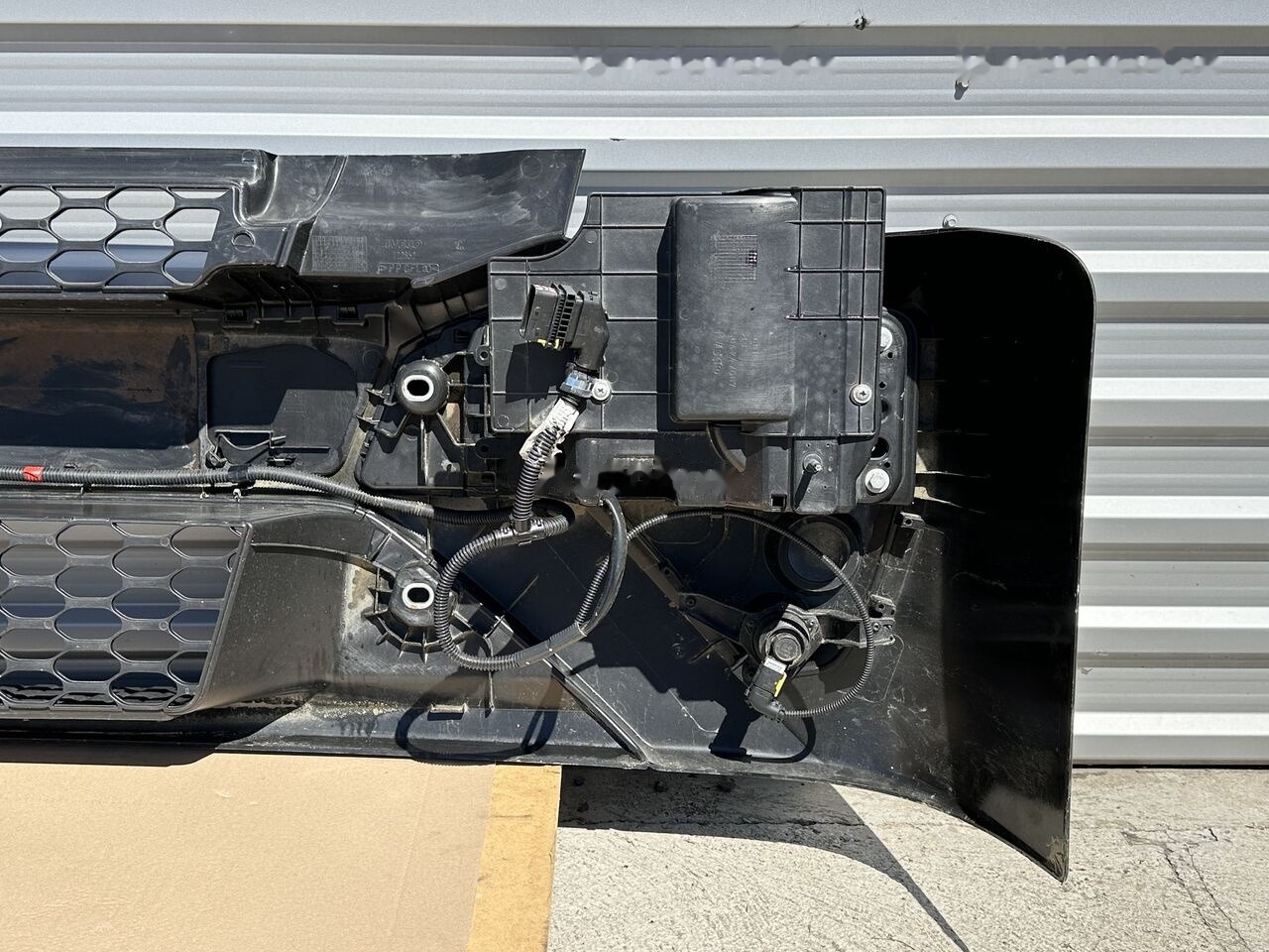 IVECO EUROCARGO/ 5801690602 / 5801745452 / 5801745449 IVECO 5801690602 / 5801745452 / 5801745449 - Parachoques para Camión: foto 4 IVECO EUROCARGO/ 5801690602 / 5801745452 / 5801745449 IVECO 5801690602 / 5801745452 / 5801745449 - Parachoques para Camión: foto 4
